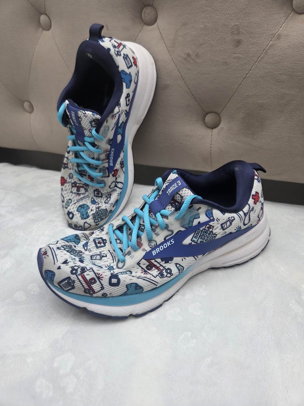 Brooks Trace 3 Hero 3.0 Women 8 Medical Nurse Running Shoes White Blue